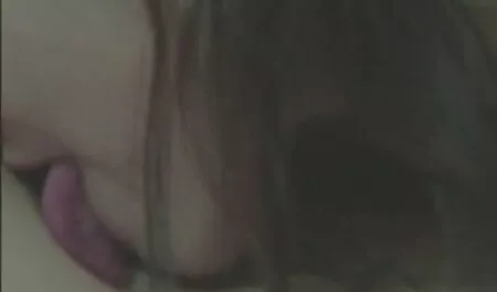 رومانی هلنا باران در گیف لب خوردن سکسی سوراخ کوچک او