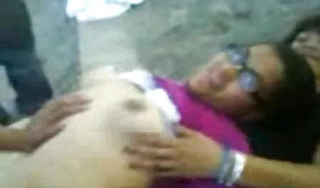 خانم, گیف لب خوردن سکسی fucks در dildo به در بیدمشک او